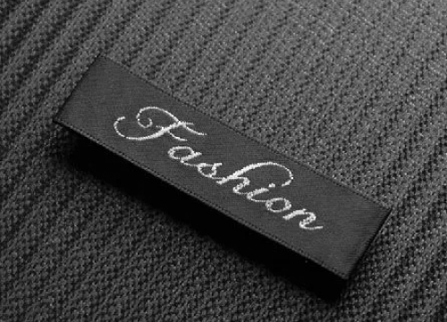 織嘜商標布標為什麼要鎖邊啊？